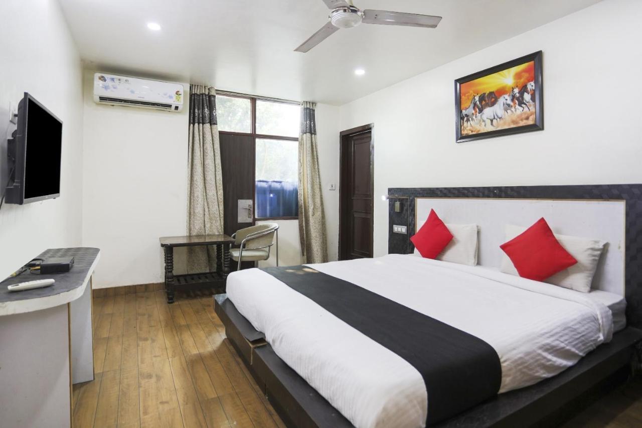 Capital O The Nest Expo Near Pvr Ansal Plaza Greater Noida Hotel Buitenkant foto